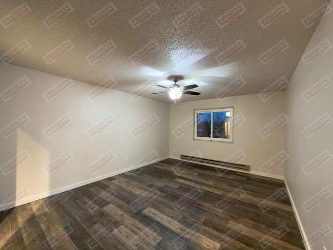 Building Photo - Single family home with a garage