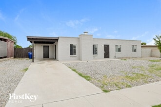 Building Photo - 7322 E Lakeside Dr
