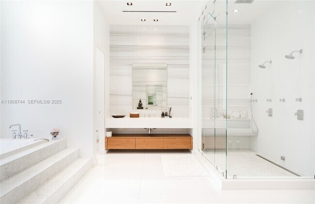 Building Photo - 3916 Island Estates Dr