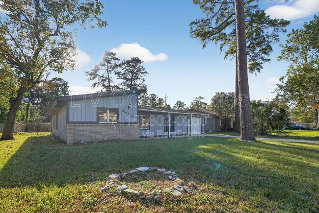 Building Photo - 24415 Lightwoods Dr