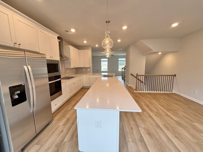 Building Photo - 206 Daybreak Ln