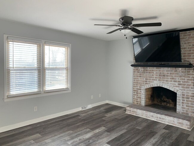 Building Photo - Just Reduced-Split Foyer in Campbell County off 460