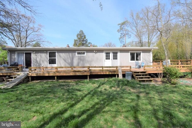 Building Photo - 8811 Badger Dr