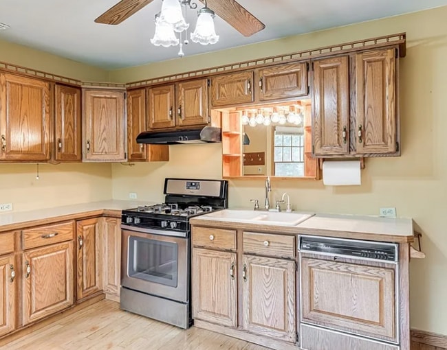 Building Photo - 9475 Mayfield Rd