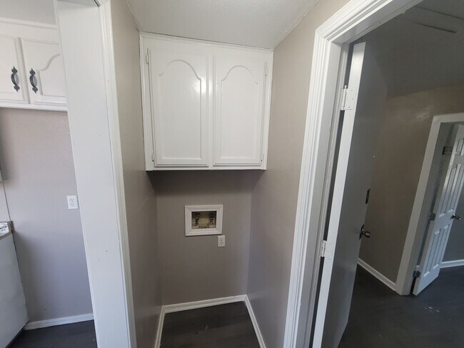 Building Photo - COMING SOON! RARE 5 BEDROOM HOME IN SOUTH OKC / MOORE SCHOOLS!