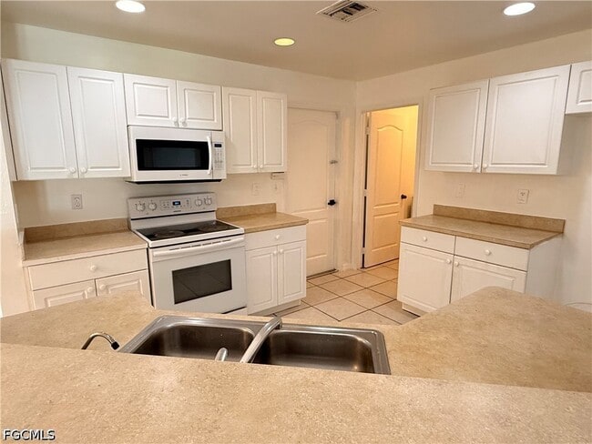 Building Photo - 311 Bradley Ave