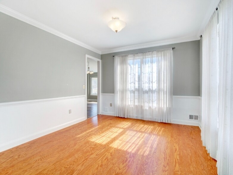 Building Photo - 8 Mulberry Ct