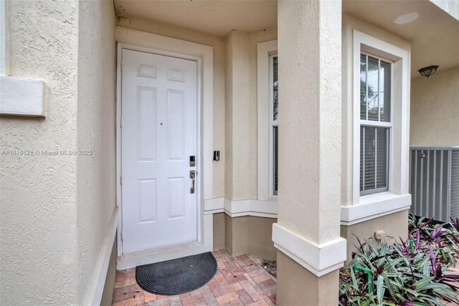 Building Photo - 600 SW 8th St