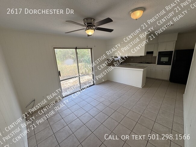 Building Photo - 2617 Dorchester Dr