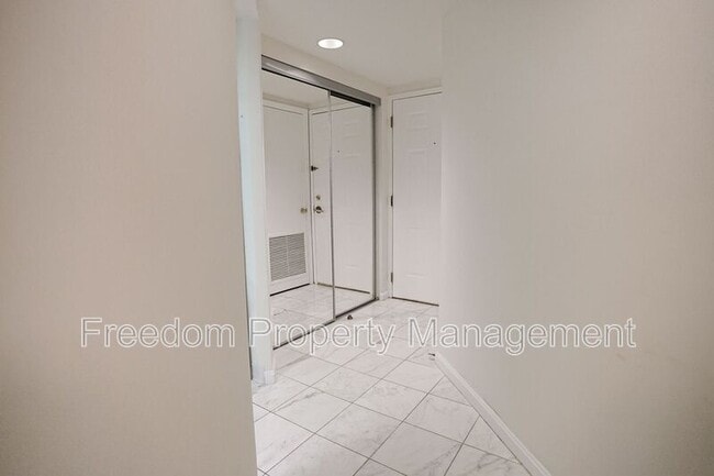 Building Photo - 2400 Clarendon Blvd