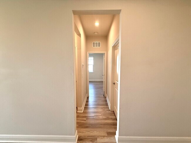 Building Photo - 10819 Pacini Wy