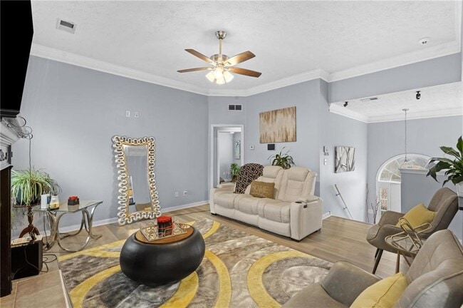 Building Photo - 40 Pine Shadow Cir