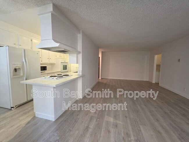 Building Photo - 8710 Delgany Ave