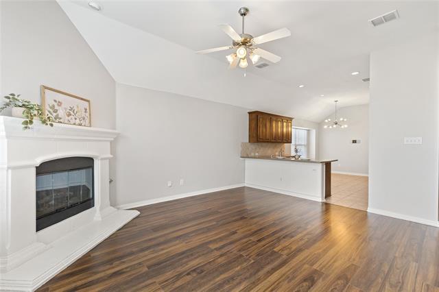 Building Photo - 2655 Lake Ridge Dr