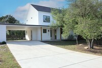 Building Photo - 22218 Briarcliff Dr