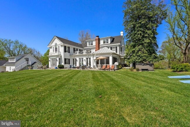 Building Photo - 1031 Pine Hill Rd