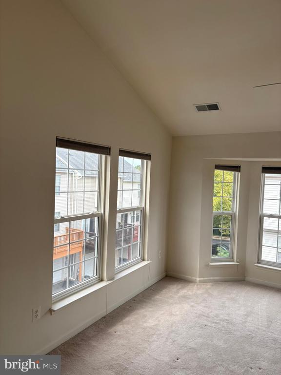 Building Photo - 46239 Milthorn Terrace