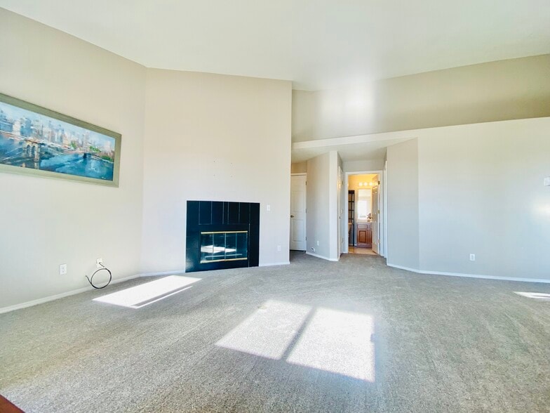 Building Photo - 3770 Strawberry Field Grv