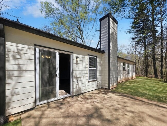 Building Photo - 3355 Tia Trace NW