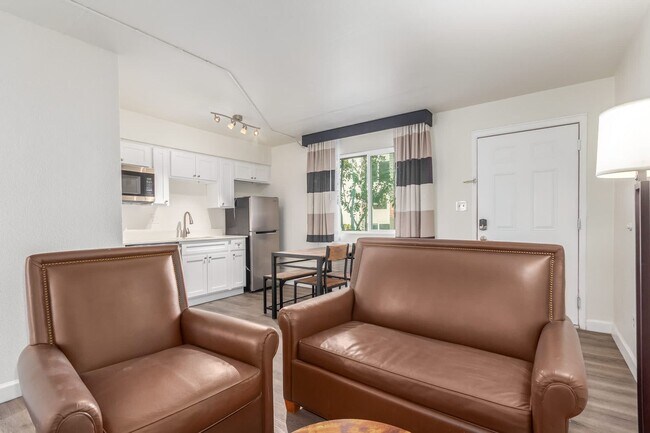 Building Photo - Fully Equipped Aparthotel! Tour Today and ask about our amenity package!