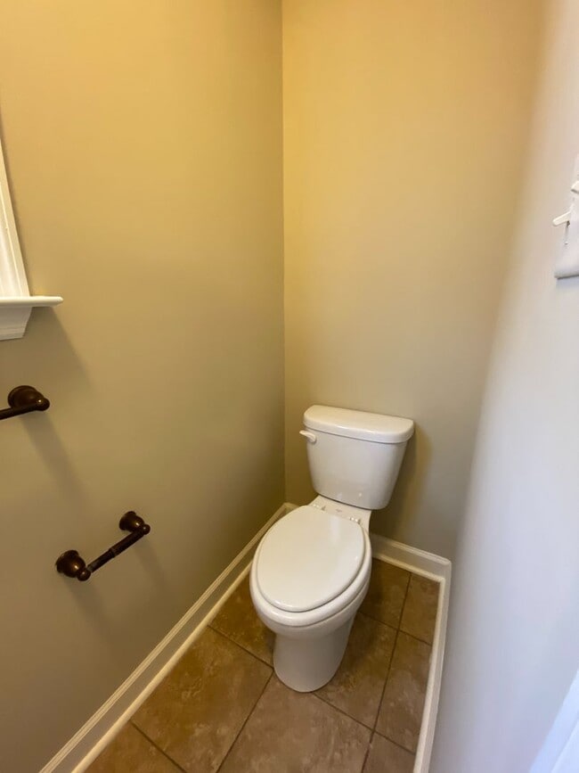 Building Photo - 4212 Shadow Garden Dr