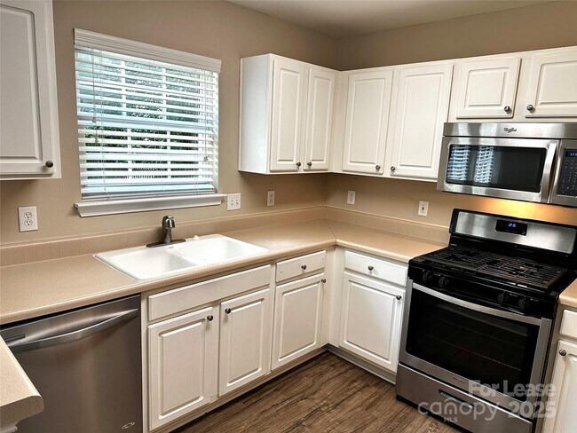 Building Photo - 8708 Laurel Run Dr