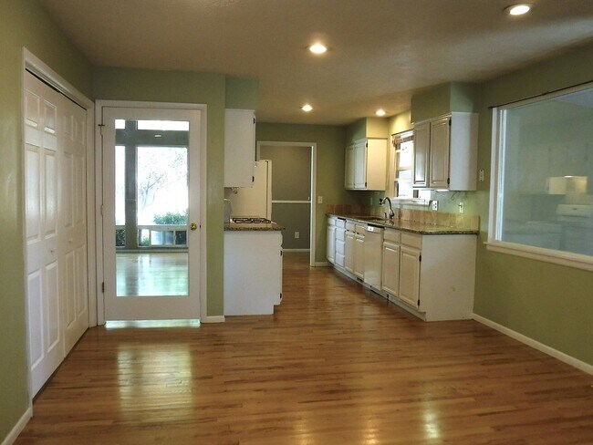 Building Photo - Beautiful Boise Bench home just off N Curtis and Northview St.