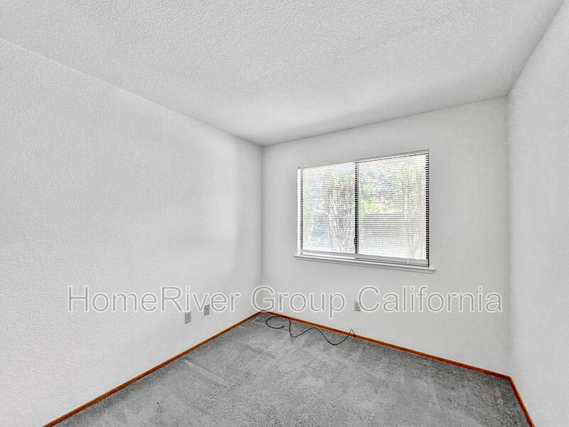 Building Photo - 8215 Bluehaven Ct