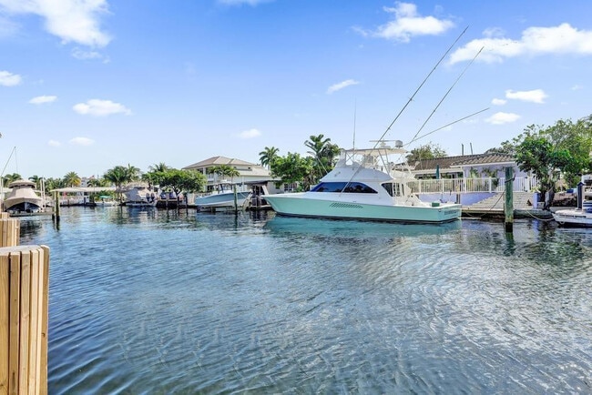 Building Photo - 2632 SE 10th Ct