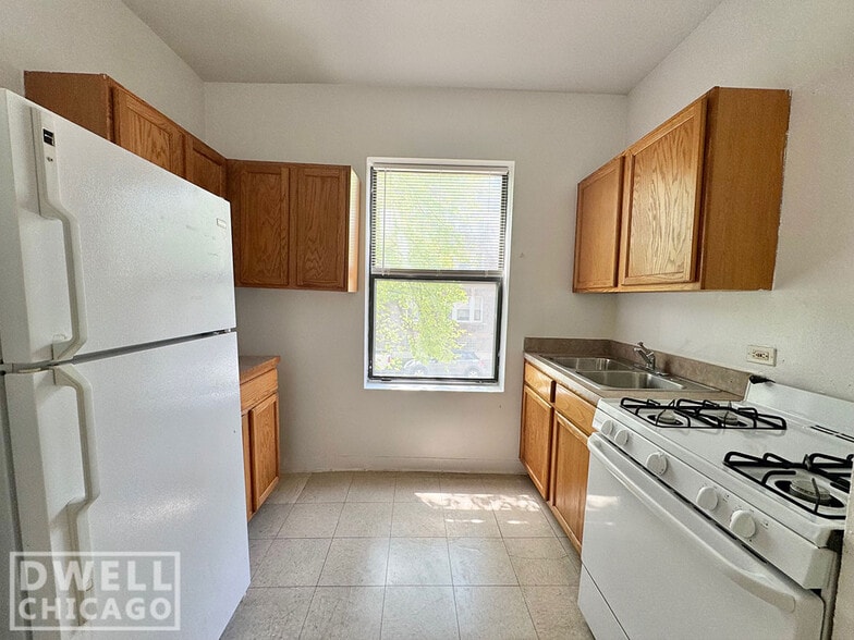 Building Photo - 1540 N Kedzie Ave