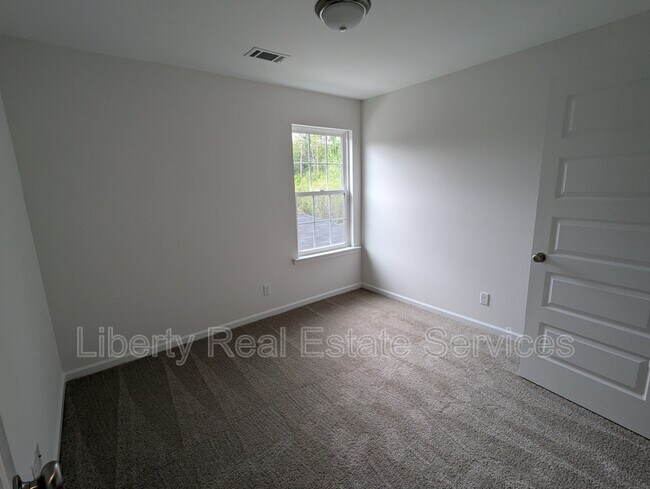 Building Photo - 114 Alcove Ct