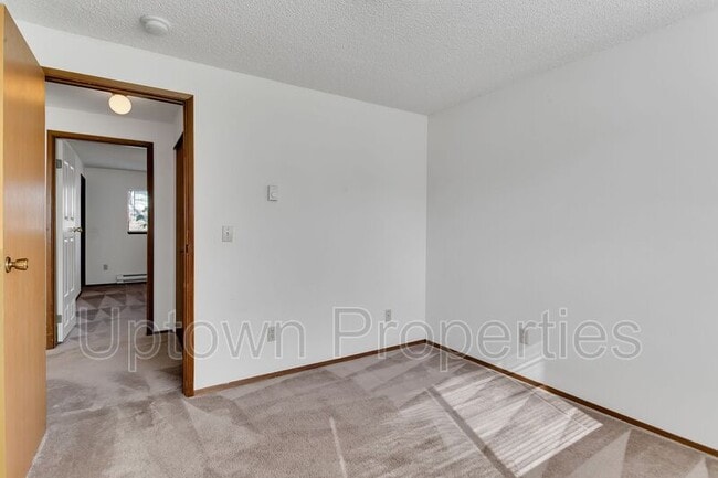 Building Photo - 5660 SW 180th Ave