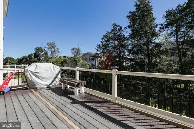 Building Photo - 42607 Offenham Terrace