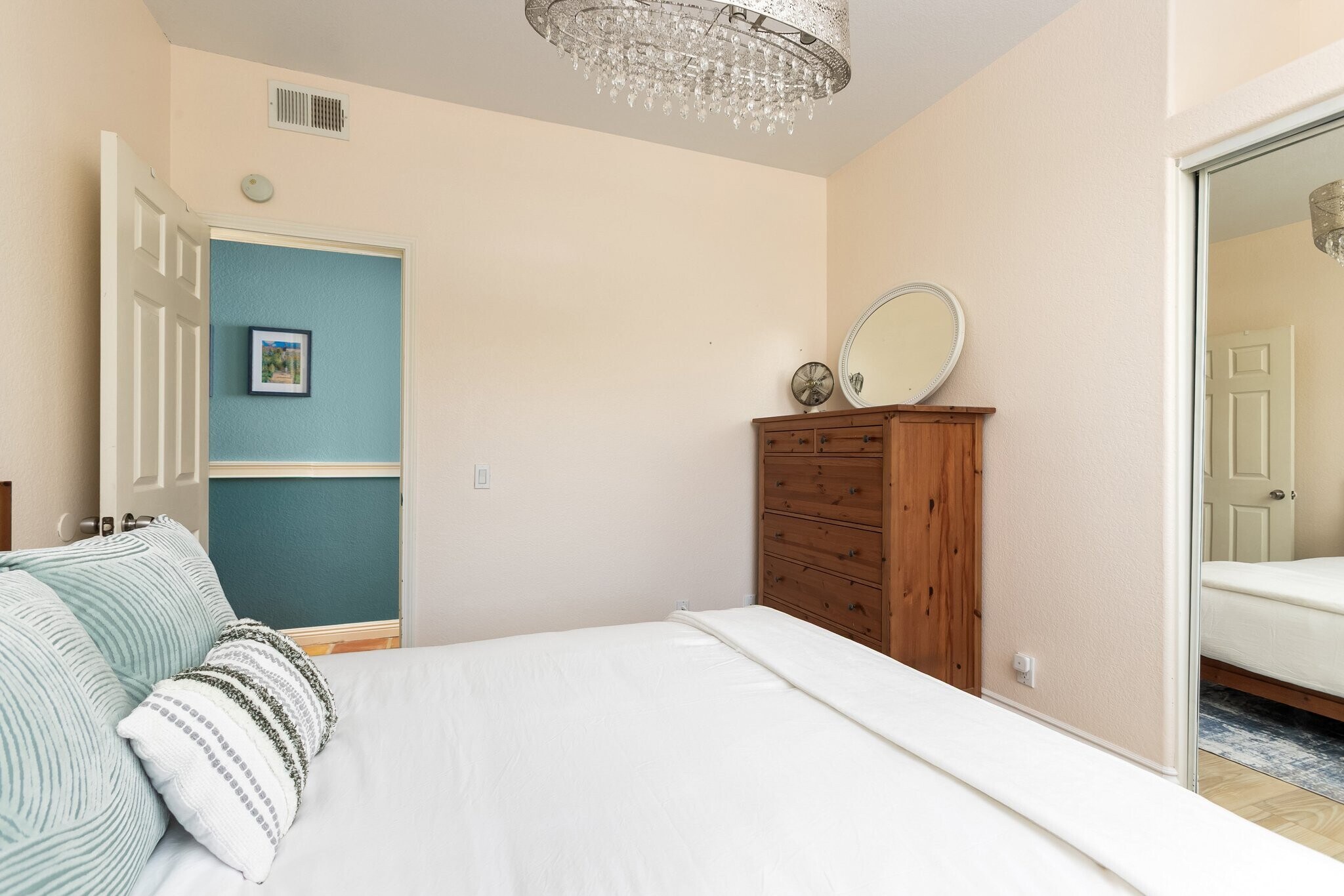 Building Photo - 3531 Cameo Dr