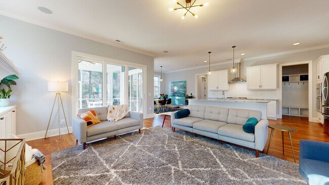 Building Photo - Luxury Home in gated Hampstead Community