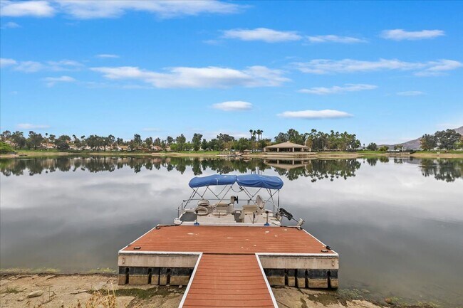 Building Photo - Lakefront Home for Lease – Panoramic Views...
