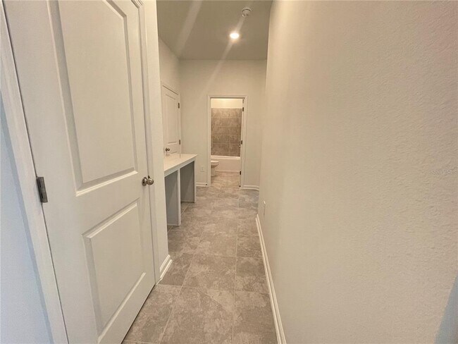 Building Photo - 1424 Brentwood Dr