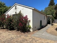 Building Photo - 1455 Alamo Dr