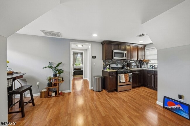 Building Photo - 133 Franklin Ave