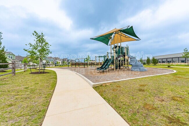 Building Photo - 1520 Holly Lk Dr