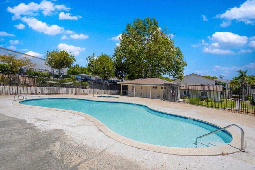 Building Photo - 3407 Del Este Way