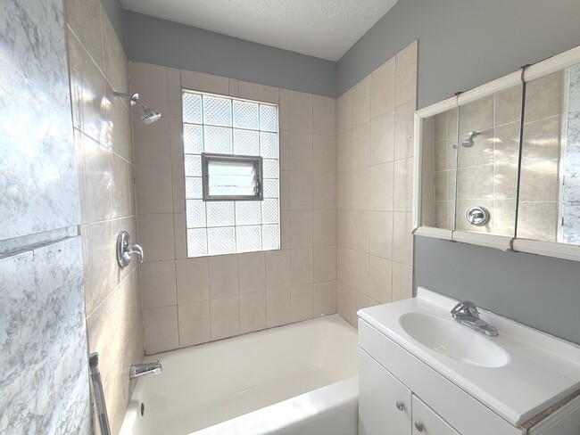 Building Photo - 3126 Elder Ln