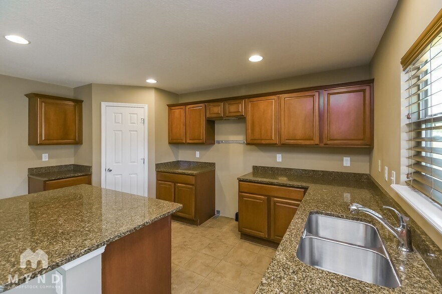 Building Photo - 7503 Steventon Way