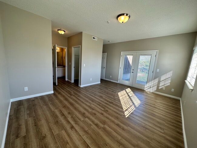 Building Photo - 4985 Kiska Ln