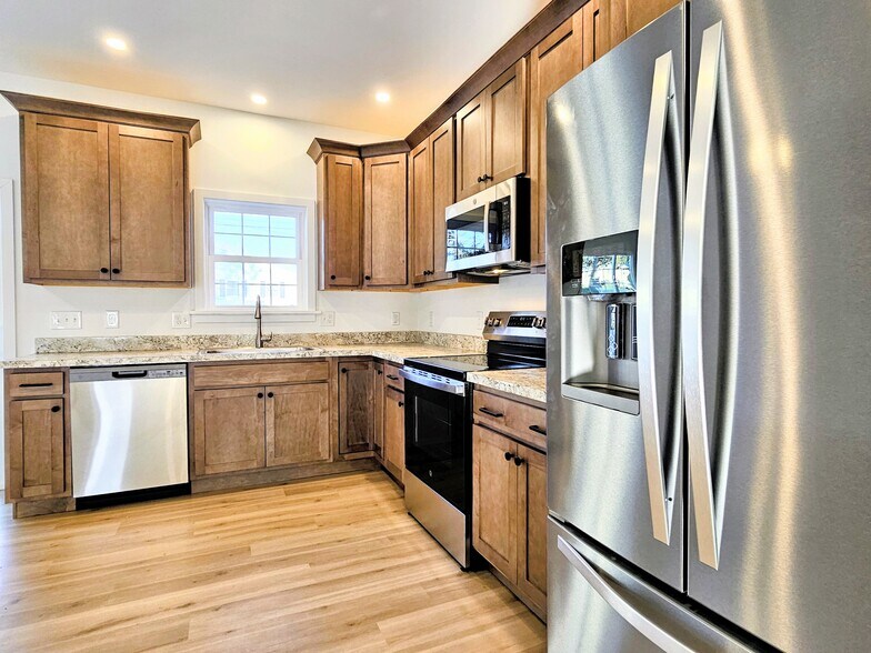 Building Photo - 108 Meadows Bnd