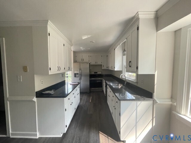 Building Photo - 9164 Avondale Dr