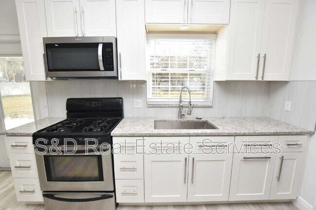 Building Photo - 4208 Ridge Rd