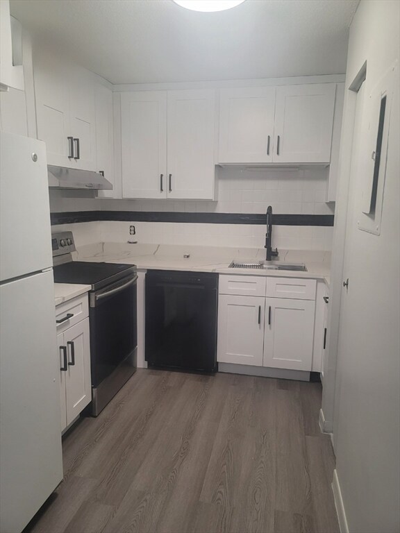 Building Photo - 5 Thayer Pond Dr