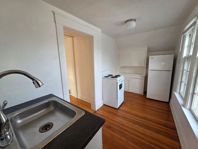 Building Photo - 1715 Marshall St