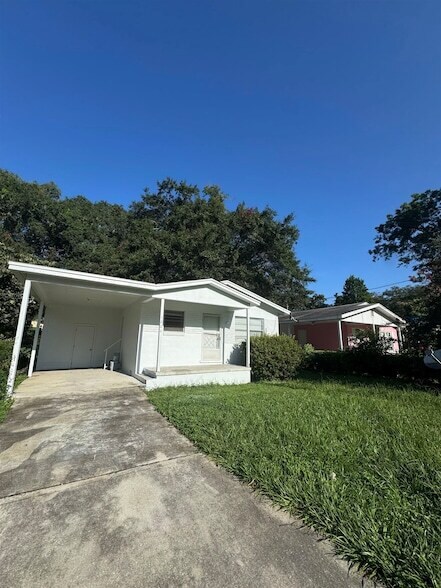 Building Photo - 1204 Clay St